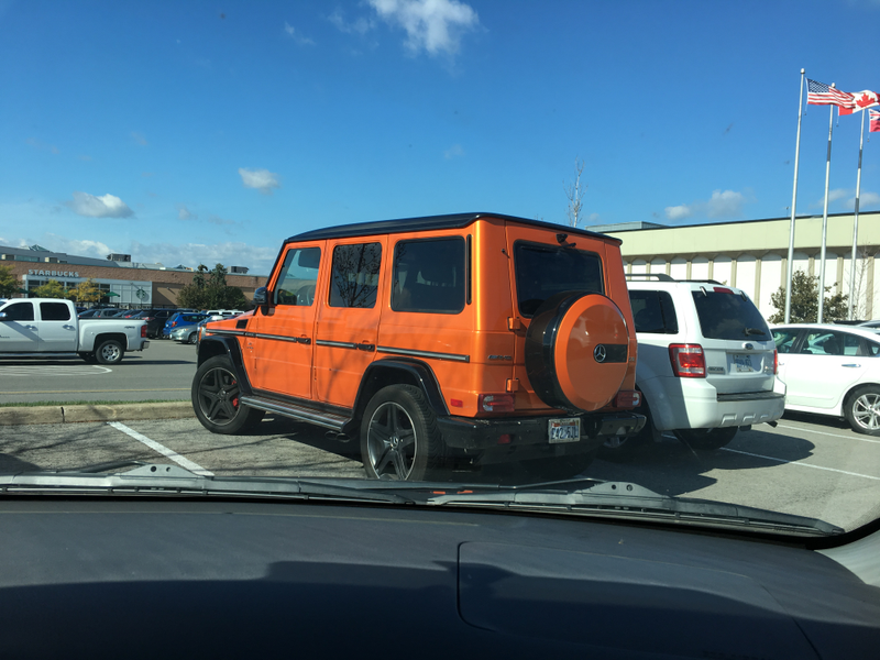 Illustration for article titled Rare Bird: Orange Mercedes G-Wagen